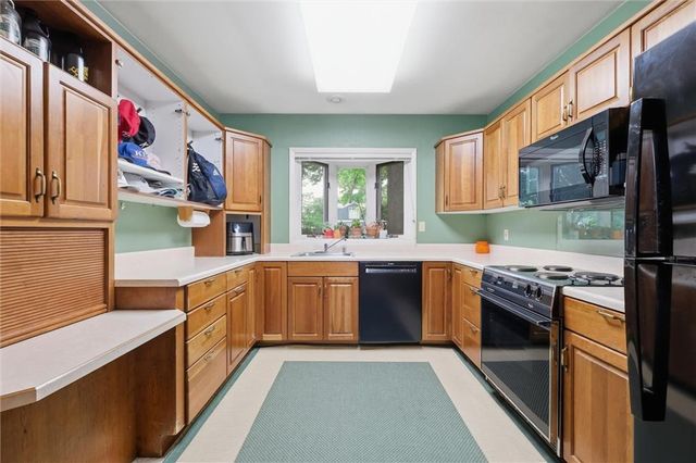 1506 University Drive, Lawrence, KS 66044