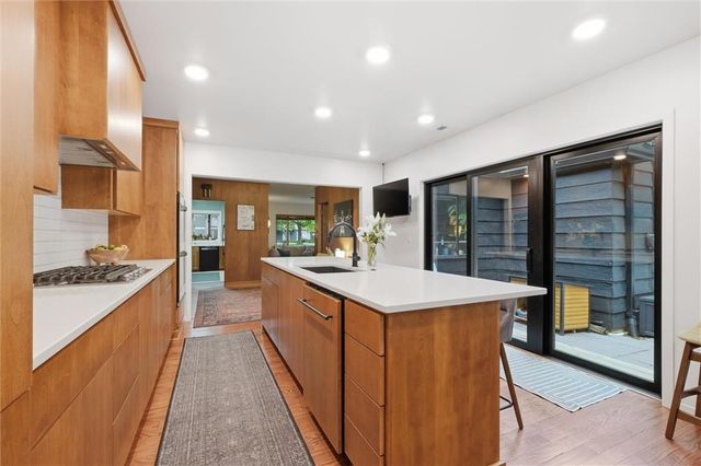 1506 University Drive, Lawrence, KS 66044
