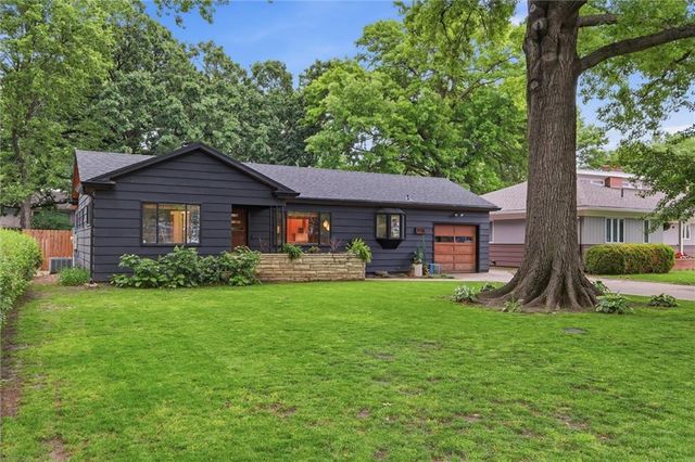 1506 University Drive, Lawrence, KS 66044