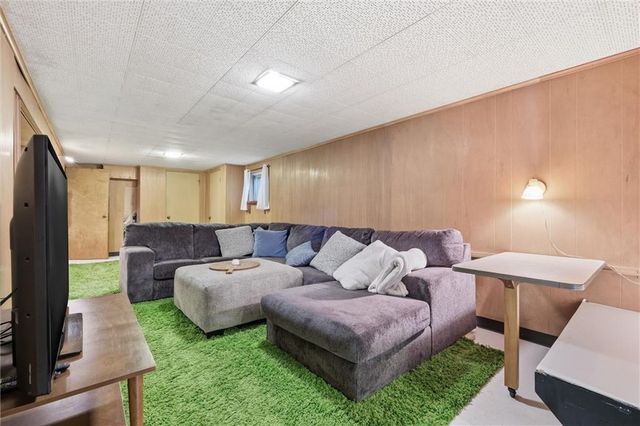 1506 University Drive, Lawrence, KS 66044