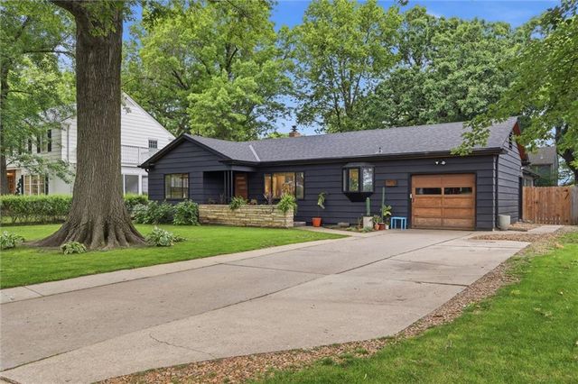 1506 University Drive, Lawrence, KS 66044