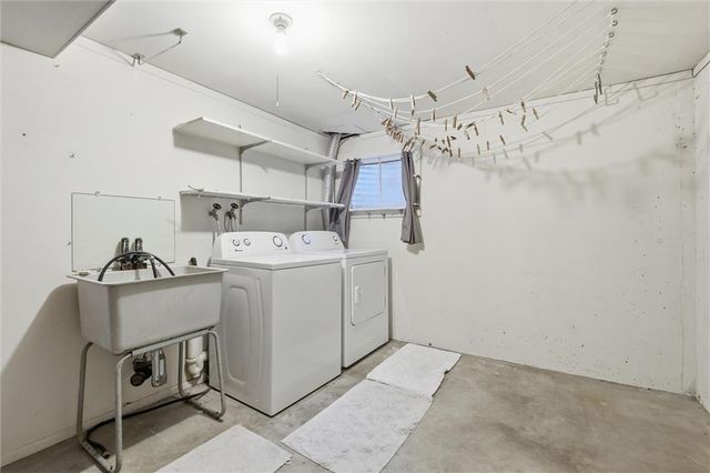 1506 University Drive, Lawrence, KS 66044