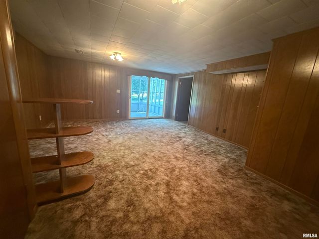 1007 SPRING BAY Road, East Peoria, IL 61611