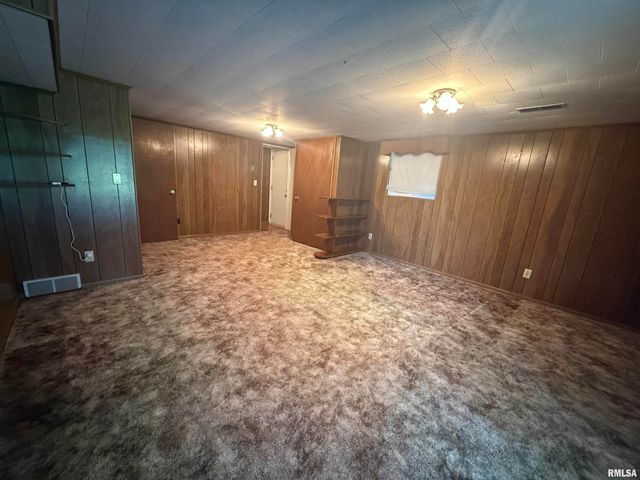 1007 SPRING BAY Road, East Peoria, IL 61611