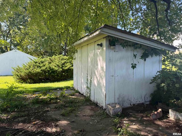 1007 SPRING BAY Road, East Peoria, IL 61611
