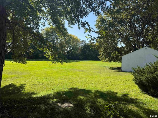 1007 SPRING BAY Road, East Peoria, IL 61611