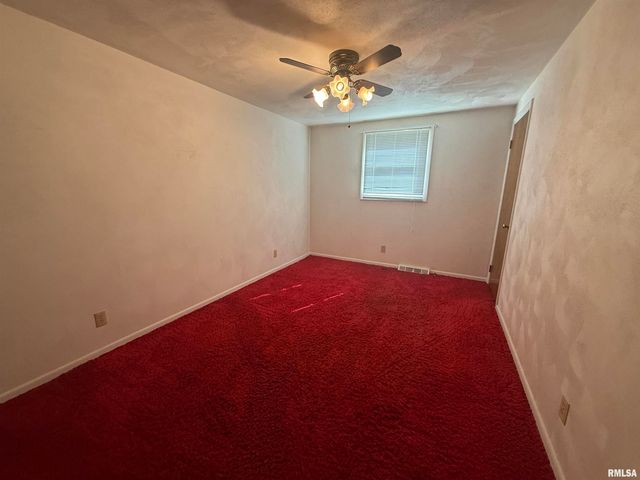 1007 SPRING BAY Road, East Peoria, IL 61611