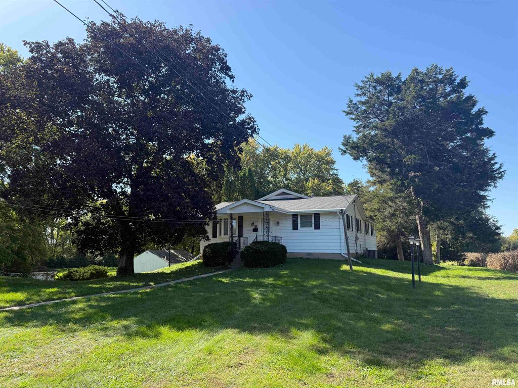 1007 SPRING BAY Road, East Peoria, IL 61611