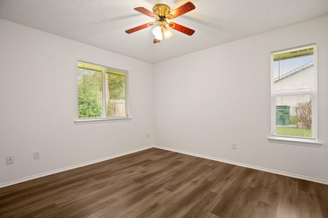 2703 Sunny LN A & B, Taylor, TX 76574