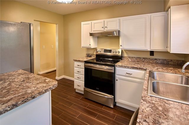 5294A Questa Drive, Cross Lanes, WV 25313