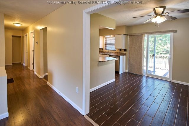 5294A Questa Drive, Cross Lanes, WV 25313