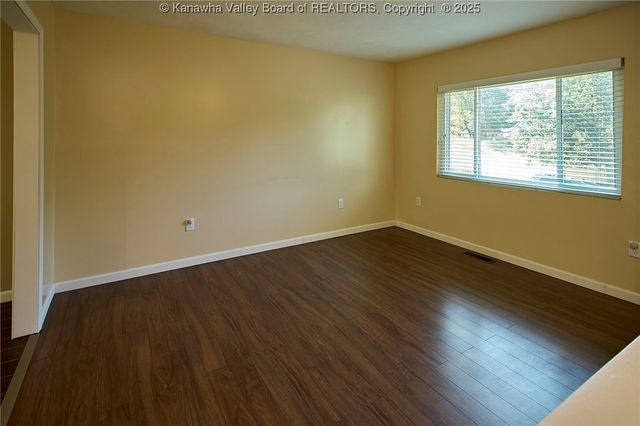 5294A Questa Drive, Cross Lanes, WV 25313