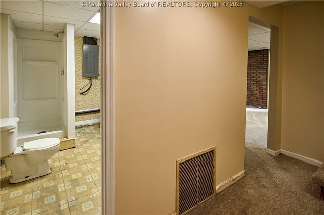 5294A Questa Drive, Cross Lanes, WV 25313