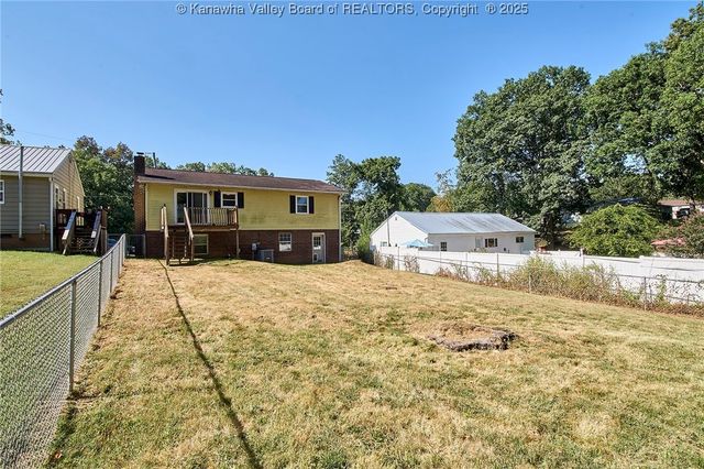 5294A Questa Drive, Cross Lanes, WV 25313