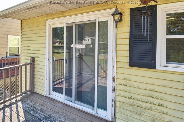 5294A Questa Drive, Cross Lanes, WV 25313