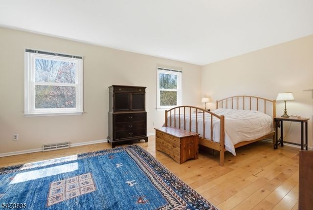 3 Brown Ct, Clinton Twp., NJ 08801