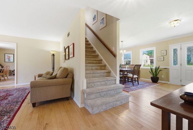 3 Brown Ct, Clinton Twp., NJ 08801