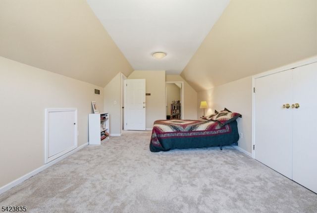 3 Brown Ct, Clinton Twp., NJ 08801