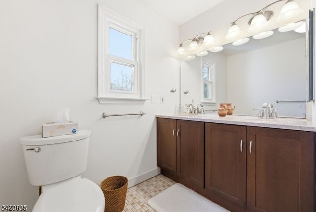 3 Brown Ct, Clinton Twp., NJ 08801