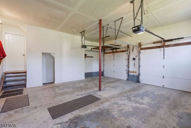 3 Brown Ct, Clinton Twp., NJ 08801