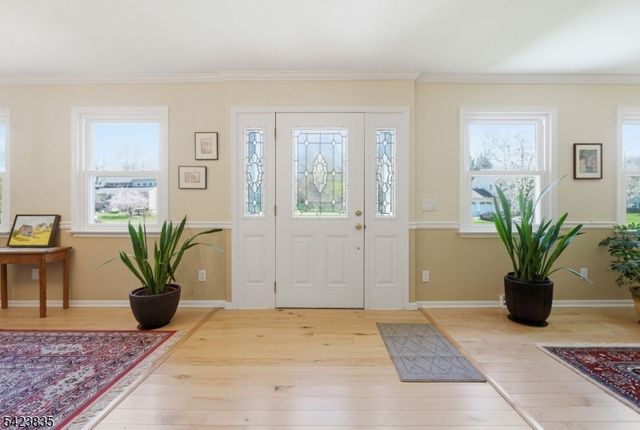 3 Brown Ct, Clinton Twp., NJ 08801