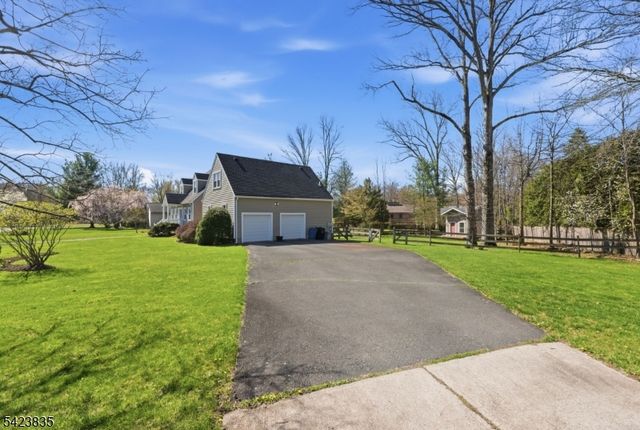 3 Brown Ct, Clinton Twp., NJ 08801