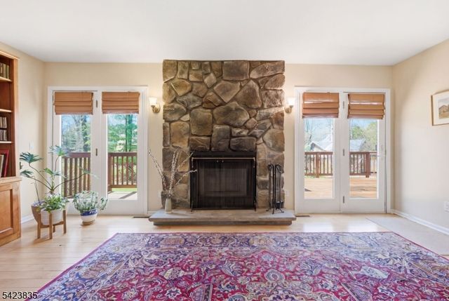 3 Brown Ct, Clinton Twp., NJ 08801