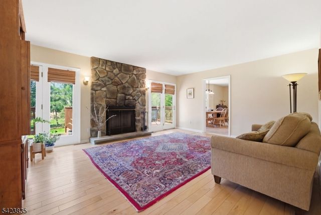 3 Brown Ct, Clinton Twp., NJ 08801