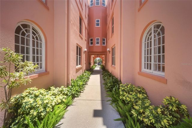 1221 N PALM AVENUE 202, Sarasota, FL 34236