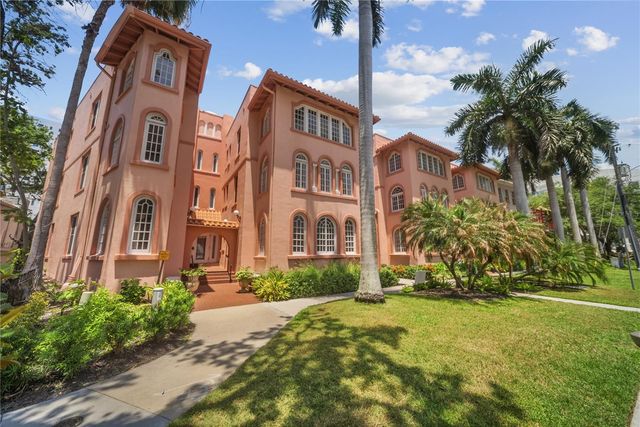 1221 N PALM AVENUE 202, Sarasota, FL 34236