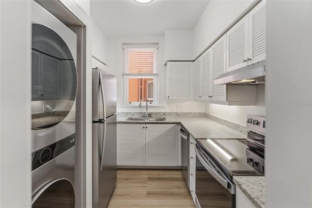 1221 N PALM AVENUE 202, Sarasota, FL 34236