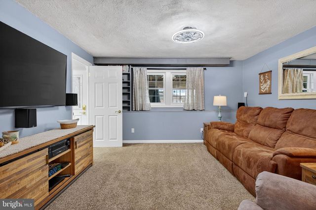 41 RADNOR BLVD, Marlton, NJ 08053