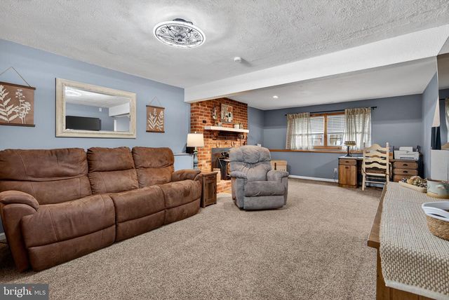 41 RADNOR BLVD, Marlton, NJ 08053