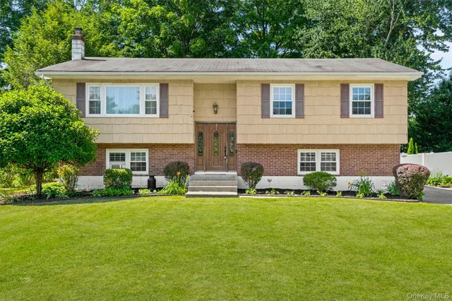 121 Village Common, Fishkill, NY 12524