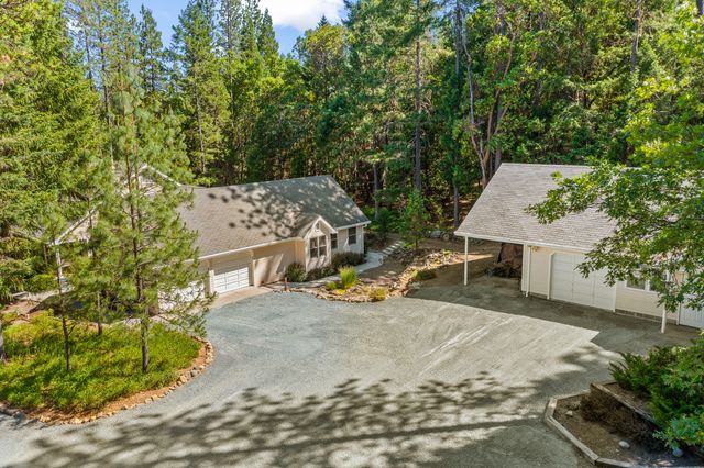 4235 Pleasant Creek Road, Rogue River, OR 97537