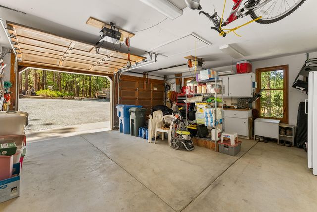 4235 Pleasant Creek Road, Rogue River, OR 97537