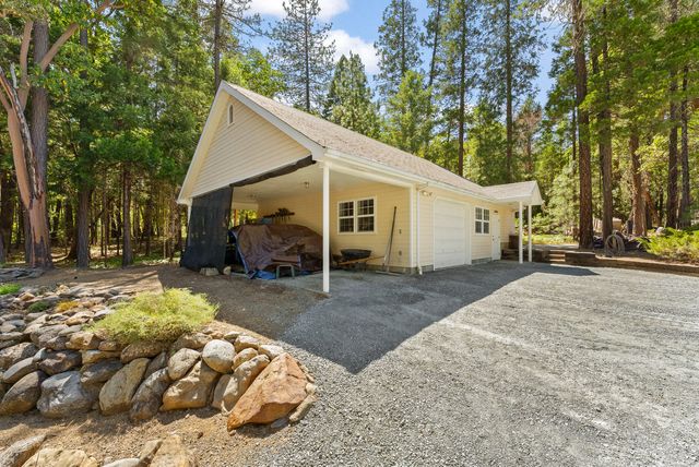 4235 Pleasant Creek Road, Rogue River, OR 97537