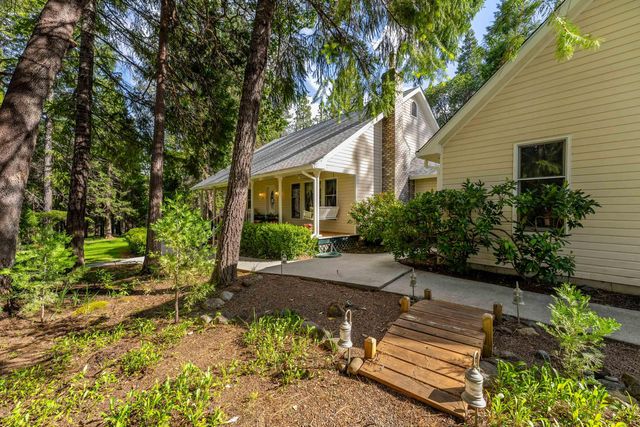 4235 Pleasant Creek Road, Rogue River, OR 97537