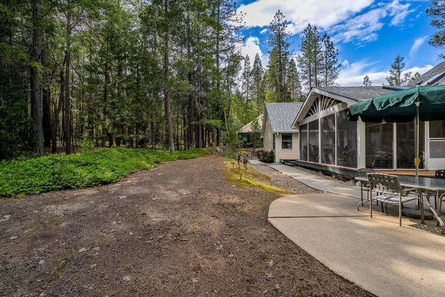 4235 Pleasant Creek Road, Rogue River, OR 97537