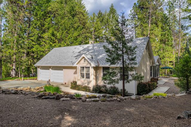 4235 Pleasant Creek Road, Rogue River, OR 97537