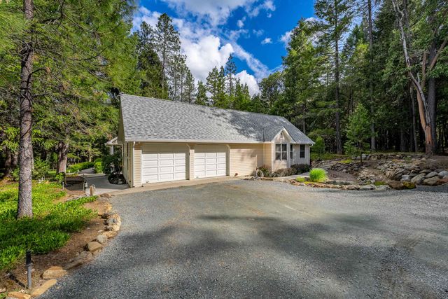 4235 Pleasant Creek Road, Rogue River, OR 97537