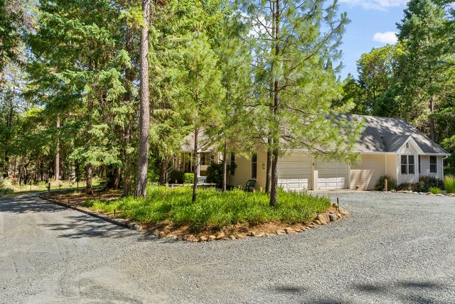 4235 Pleasant Creek Road, Rogue River, OR 97537