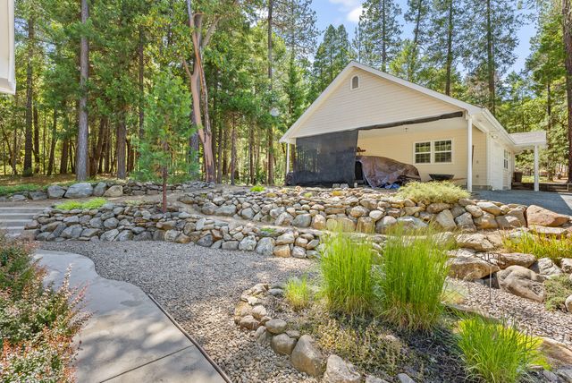 4235 Pleasant Creek Road, Rogue River, OR 97537