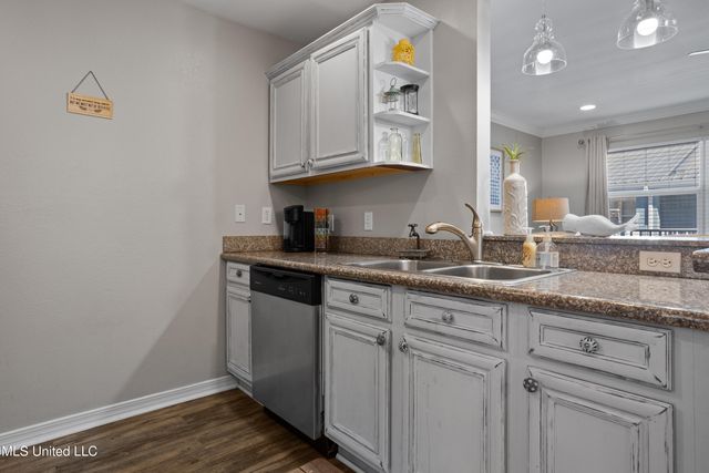 1282 Beach Boulevard, 220, Biloxi, MS 39530