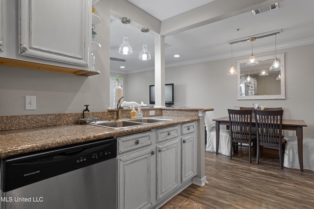 1282 Beach Boulevard, 220, Biloxi, MS 39530