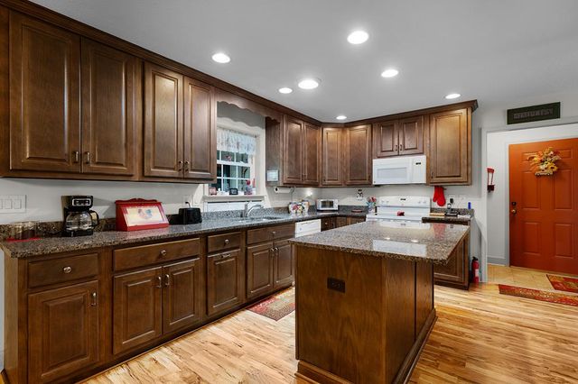 73 The Oaks Drive, Ellijay, GA 30540