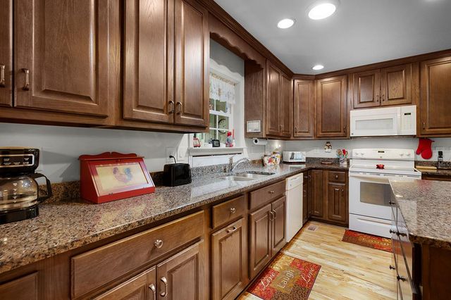 73 The Oaks Drive, Ellijay, GA 30540