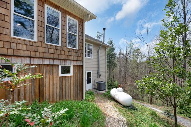 73 The Oaks Drive, Ellijay, GA 30540