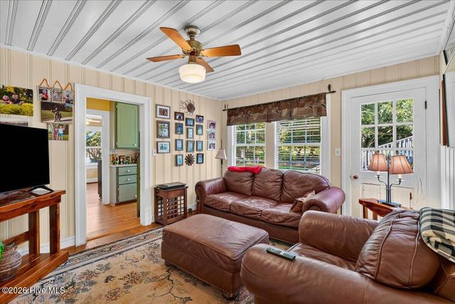 618 N Church Street, Mount Olive, NC 28365