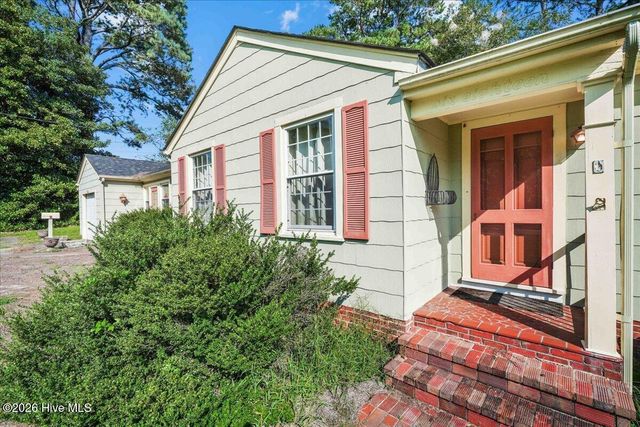 618 N Church Street, Mount Olive, NC 28365